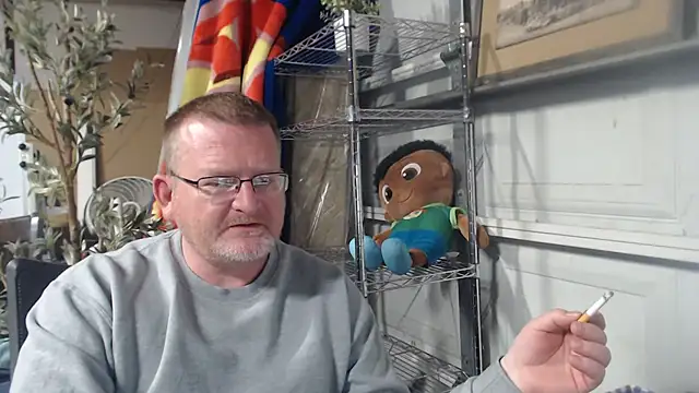 Randomoldguy615 online show from 03/23/25, 12:36