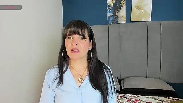 laura hotties online show from 09/13/25, 01:11