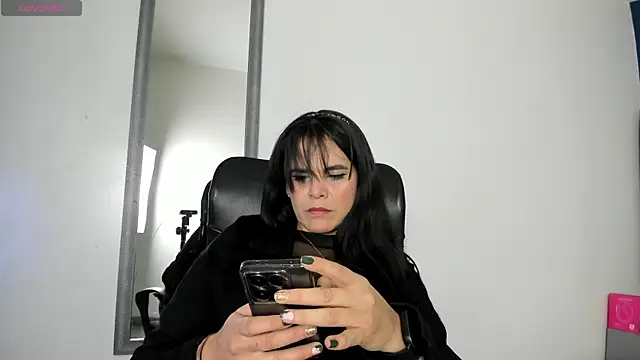 laura hotties online show from 01/19/26, 01:04