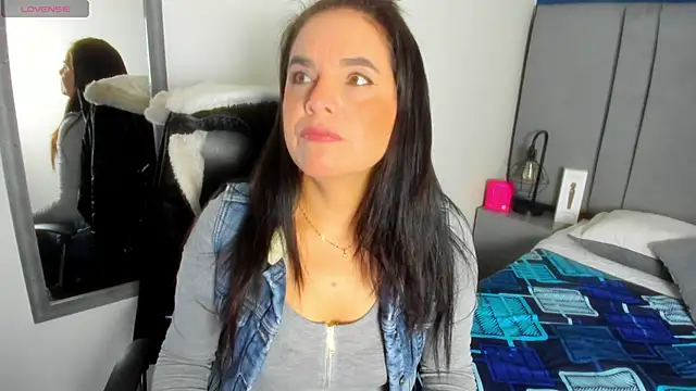 laura hotties online show from 02/02/26, 12:48