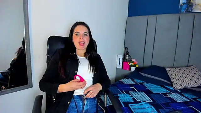 laura hotties online show from 02/10/26, 01:04