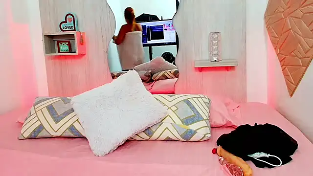 ZaraRousse online show from 09/11/25, 03:06