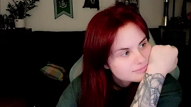 Della Ideal online show from 02/18/26, 07:32