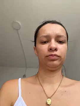 Snapshot of Soy_Sara7 chatting on 10/28/25, 03:25 Soy Sara7 online show from 10/28/25, 03:25