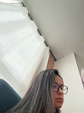 Snapshot of Soy_Sara7 chatting on 11/24/25, 12:16 Soy Sara7 online show from 11/24/25, 12:16