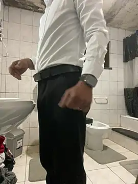 rogerdik76 online show from 04/13/26, 05:24