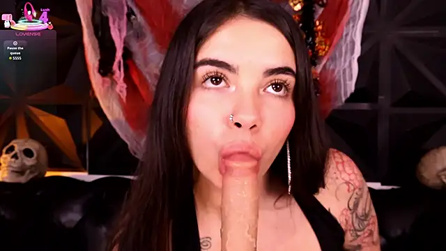 DaphneGlas online show from 10/16/25, 01:01