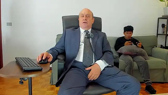 Snapshot of masterboy50 chatting on 10/16/25, 06:42 masterboy50 online show from 10/16/25, 06:42