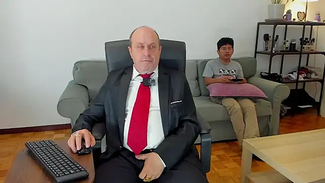 Snapshot of masterboy50 chatting on 10/18/25, 07:14 masterboy50 online show from 10/18/25, 07:14