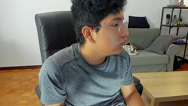 Snapshot of masterboy50 chatting on 10/23/25, 07:01 masterboy50 online show from 10/23/25, 07:01