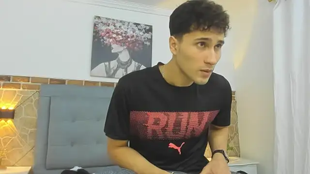 Snapshot of buddy_whitte chatting on 03/01/25, 12:01 buddy whitte online show from 03/01/25, 12:01