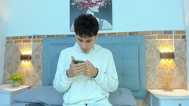 Snapshot of buddy_whitte chatting on 03/10/25, 11:32 buddy whitte online show from 03/10/25, 11:32