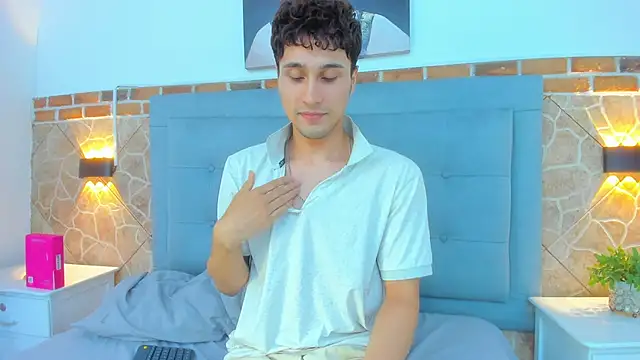 Snapshot of buddy_whitte chatting on 03/21/25, 03:46 buddy whitte online show from 03/21/25, 03:46