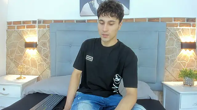 Snapshot of buddy_whitte chatting on 03/22/25, 11:42 buddy whitte online show from 03/22/25, 11:42