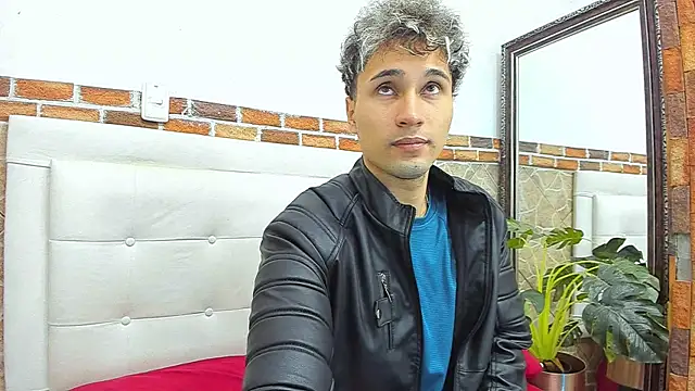 Snapshot of buddy_whitte chatting on 09/09/25, 11:54 buddy whitte online show from 09/09/25, 11:54