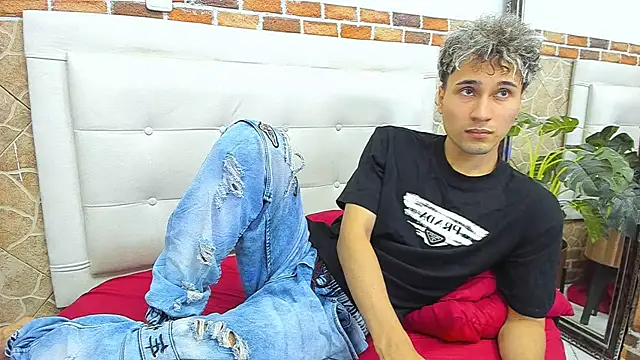 Snapshot of buddy_whitte chatting on 09/10/25, 12:16 buddy whitte online show from 09/10/25, 12:16