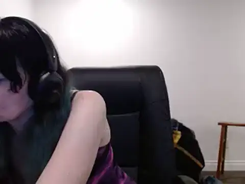 Hotmodel1984 online show from 03/23/26, 09:41