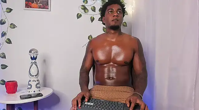 Snapshot of LOGAN_DRAKE chatting on 03/03/25, 03:52 LOGAN DRAKE online show from 03/03/25, 03:52