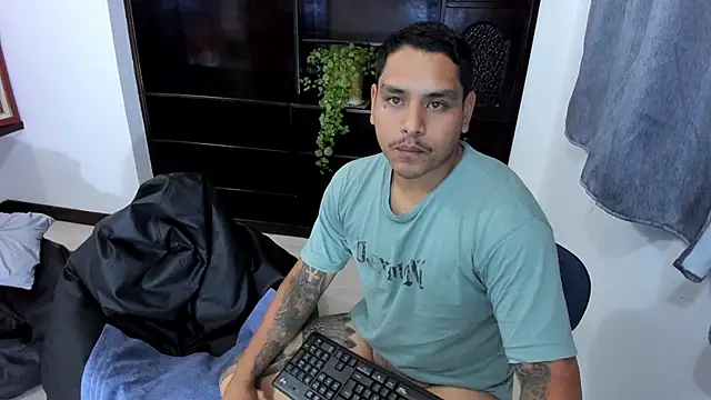 maxflurry  online show from 03/22/25, 06:43