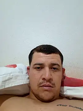 Snapshot of comcoroas chatting on 09/13/25, 12:10 comcoroas online show from 09/13/25, 12:10