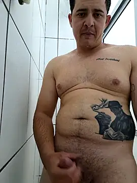 Snapshot of comcoroas chatting on 09/18/25, 10:34 comcoroas online show from 09/18/25, 10:34