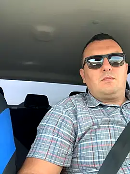 Snapshot of Mike8523 chatting on 09/24/25, 09:12 Mike8523 online show from 09/24/25, 09:12