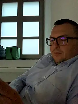 Snapshot of Mike8523 chatting on 10/15/25, 04:45 Mike8523 online show from 10/15/25, 04:45