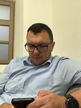 Snapshot of Mike8523 chatting on 11/23/25, 05:29 Mike8523 online show from 11/23/25, 05:29