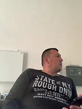 Mike8523 online show from 06/08/26, 04:40