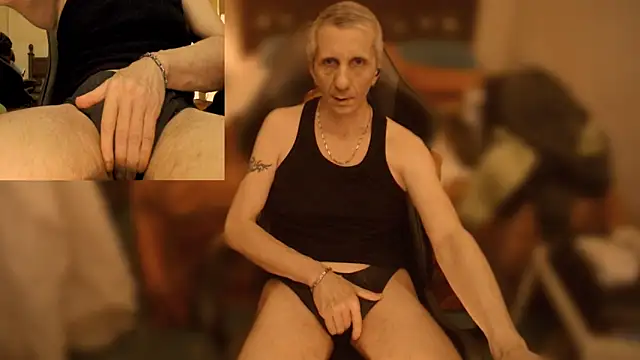 maxdaddy690 online show from 01/18/25, 11:22