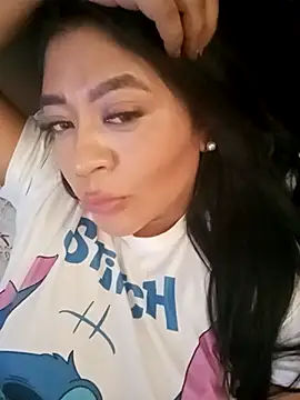 Snapshot of Sofiacortes1 chatting on 10/17/25, 12:52 Sofiacortes1 online show from 10/17/25, 12:52