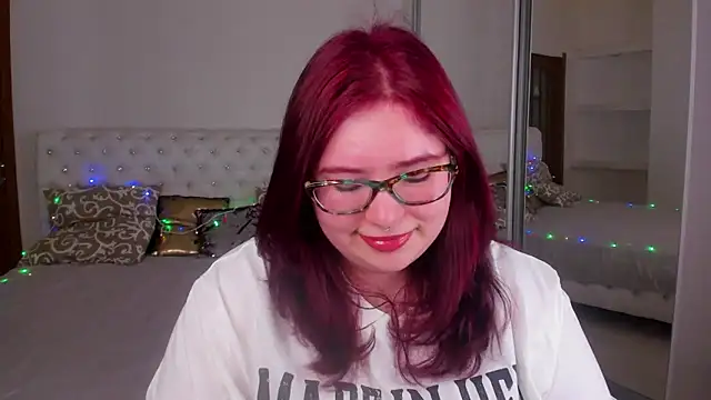 Snapshot of Lily_lu_one chatting on 03/18/25, 07:53 Lily lu one online show from 03/18/25, 07:53