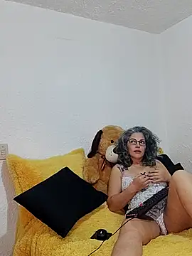 Snapshot of Victoria_Lover chatting on 03/23/25, 01:53 Victoria Lover online show from 03/23/25, 01:53