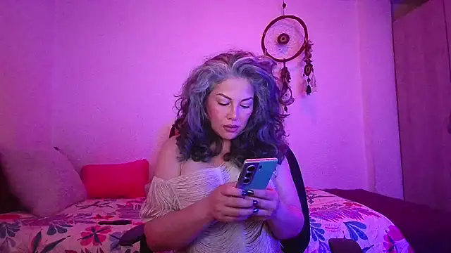 Snapshot of Victoria_Lover chatting on 12/19/25, 03:35 Victoria Lover online show from 12/19/25, 03:35