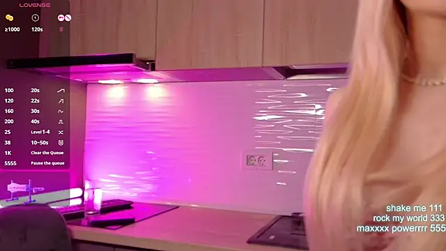 Snapshot of CutiePie69__ chatting on 11/13/25, 08:41 CutiePie69 online show from 11/13/25, 08:41