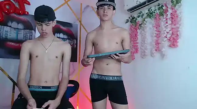 Snapshot of KING_OFF_BOYS chatting on 02/24/25, 09:21 KING OFF BOYS online show from 02/24/25, 09:21