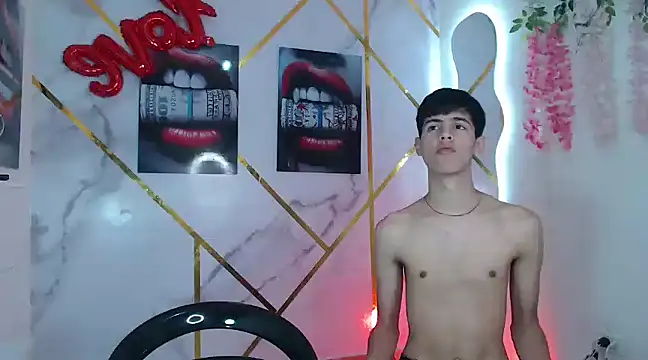 Snapshot of KING_OFF_BOYS chatting on 03/11/25, 08:30 KING OFF BOYS online show from 03/11/25, 08:30