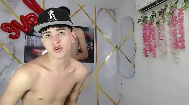 Snapshot of KING_OFF_BOYS chatting on 03/20/25, 05:46 KING OFF BOYS online show from 03/20/25, 05:46