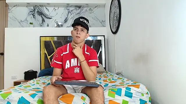 Snapshot of KING_OFF_BOYS chatting on 09/12/25, 01:22 KING OFF BOYS online show from 09/12/25, 01:22