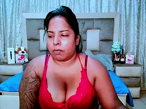 Snapshot of indiantopaz694u chatting on 03/19/25, 03:52 indiantopaz694u online show from 03/19/25, 03:52