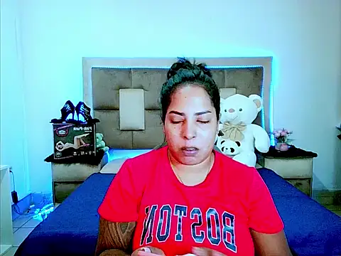 indiantopaz694u online show from 02/23/26, 04:21