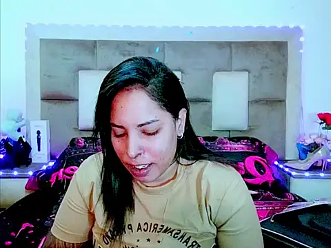 Snapshot of indiantopaz694u chatting on 06/23/26, 06:33 indiantopaz694u online show from 06/23/26, 06:33