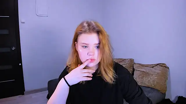 LaseyMoon online show from 11/07/25, 12:43