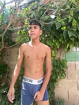 twinks 28 online show from 11/18/25, 03:16