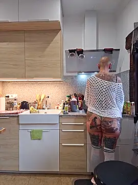 Emma Milf25 online show from 12/18/25, 03:07