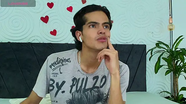 Maximoherrera 16 online show from 03/05/25, 10:11