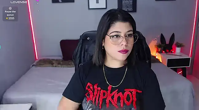 Snapshot of Veronika_metal chatting on 02/24/25, 05:42 Veronika metal online show from 02/24/25, 05:42