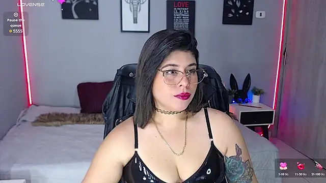 Snapshot of Veronika_metal chatting on 03/04/25, 03:33 Veronika metal online show from 03/04/25, 03:33