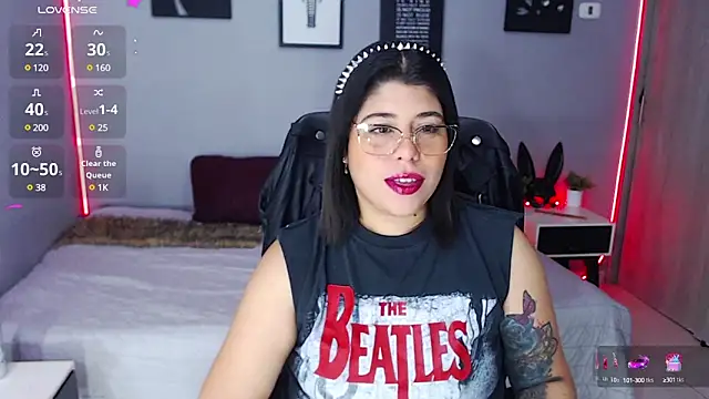 Snapshot of Veronika_metal chatting on 03/05/25, 12:22 Veronika metal online show from 03/05/25, 12:22