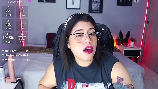 Snapshot of Veronika_metal chatting on 03/05/25, 03:29 Veronika metal online show from 03/05/25, 03:29